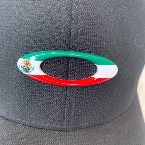 Oakley Mens TinCan Flag Mexico Stretch Baseball Cap Hat Blackout L/XL. NWT - Picture 7 of 7